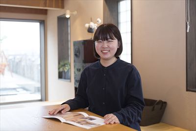 初めまして、地藤あおです